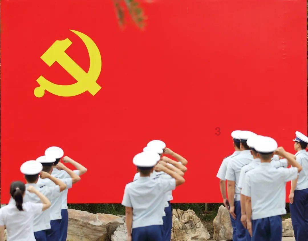家人真是傻！帮他们缴医疗保险，养老保险！他们还以为可以随便输入个名字和号码就可以缴费呢！问这问那？游戏画面
